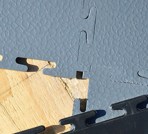 Open interlocking system with Tuff7 Hammertone PVC tile